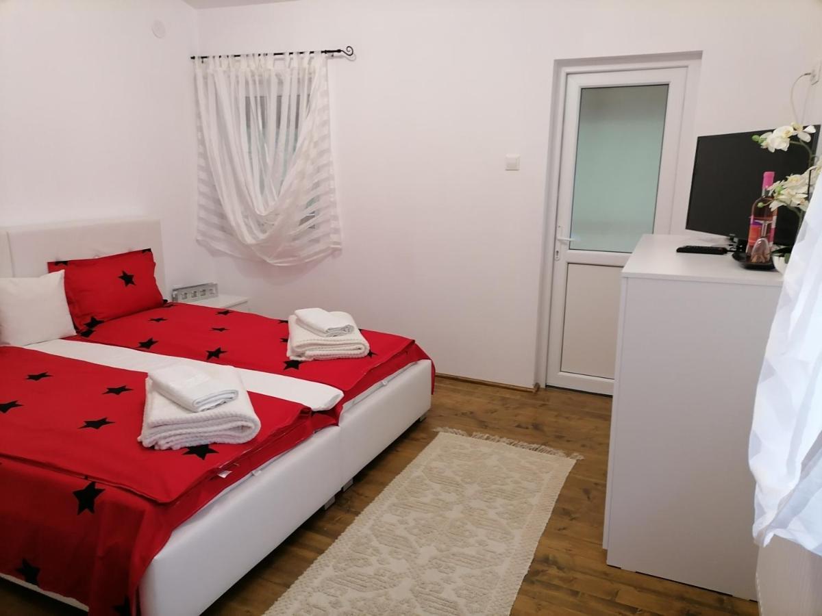Pensiunea Izabel Lacu Rosu Esterno foto